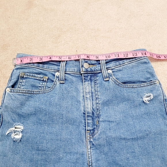 Levi’s Women’s High Waisted Denim Shorts Distressed Cutoff Blue Size 28 - Picture 4 of 10